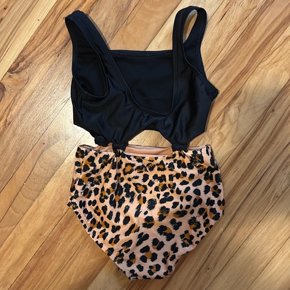 Girls one piece swimsuit leopard print - Picture 2 of 3